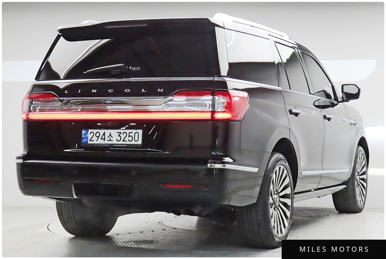 Lincoln Navigator 2021 — миниатюра 4