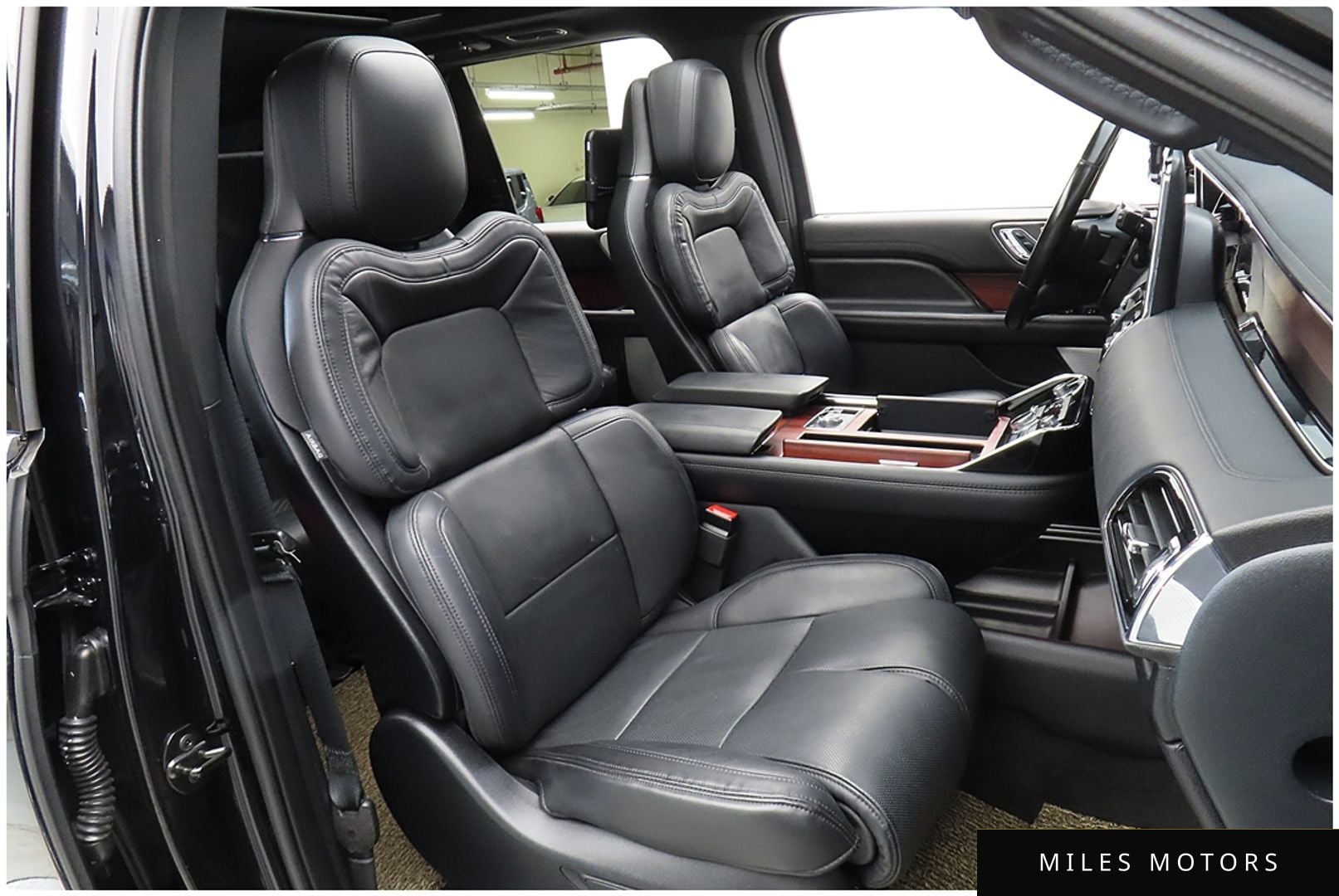 Lincoln Navigator 2021 — миниатюра 11