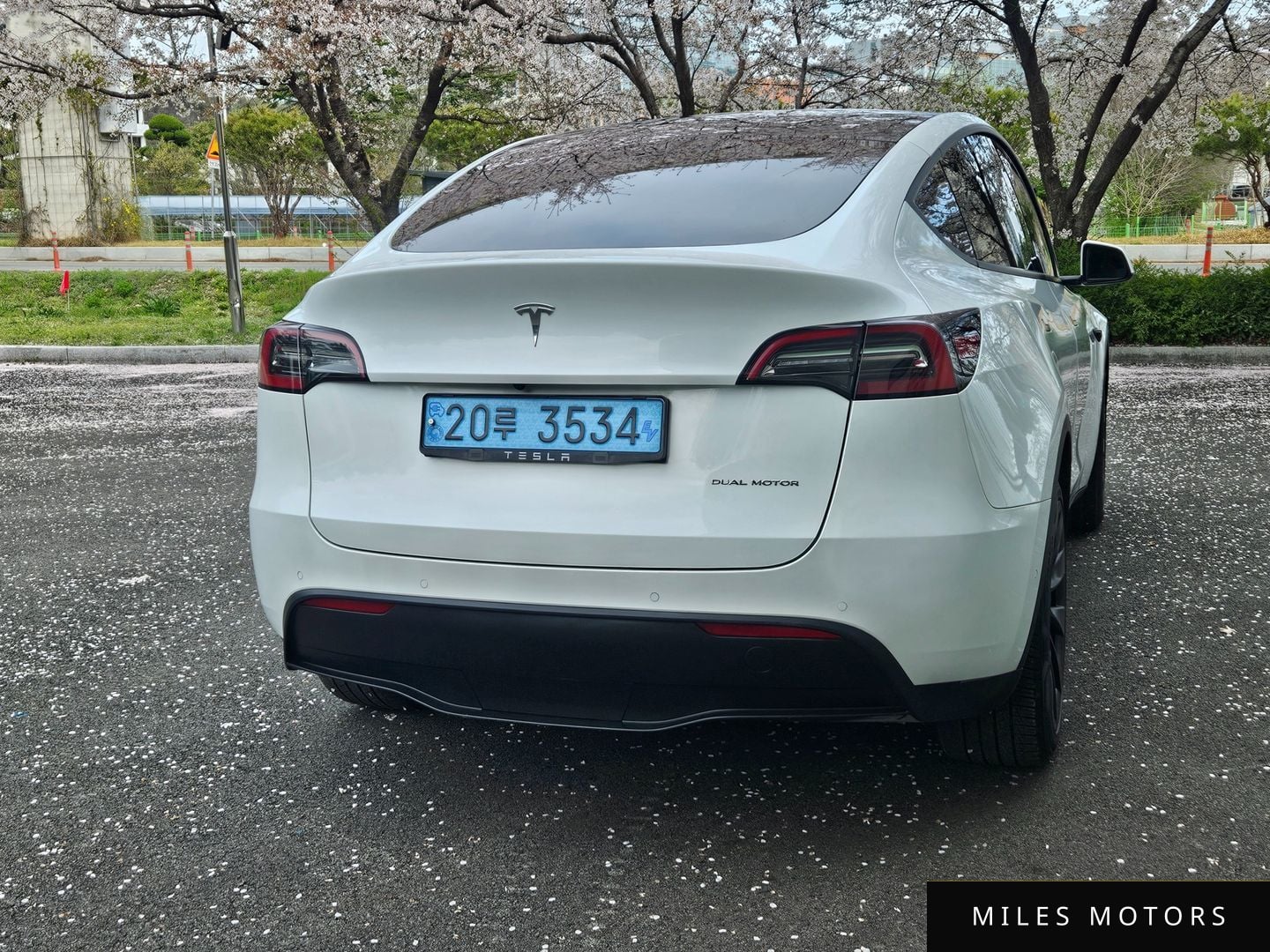 Tesla Model Y 2022 — миниатюра 4
