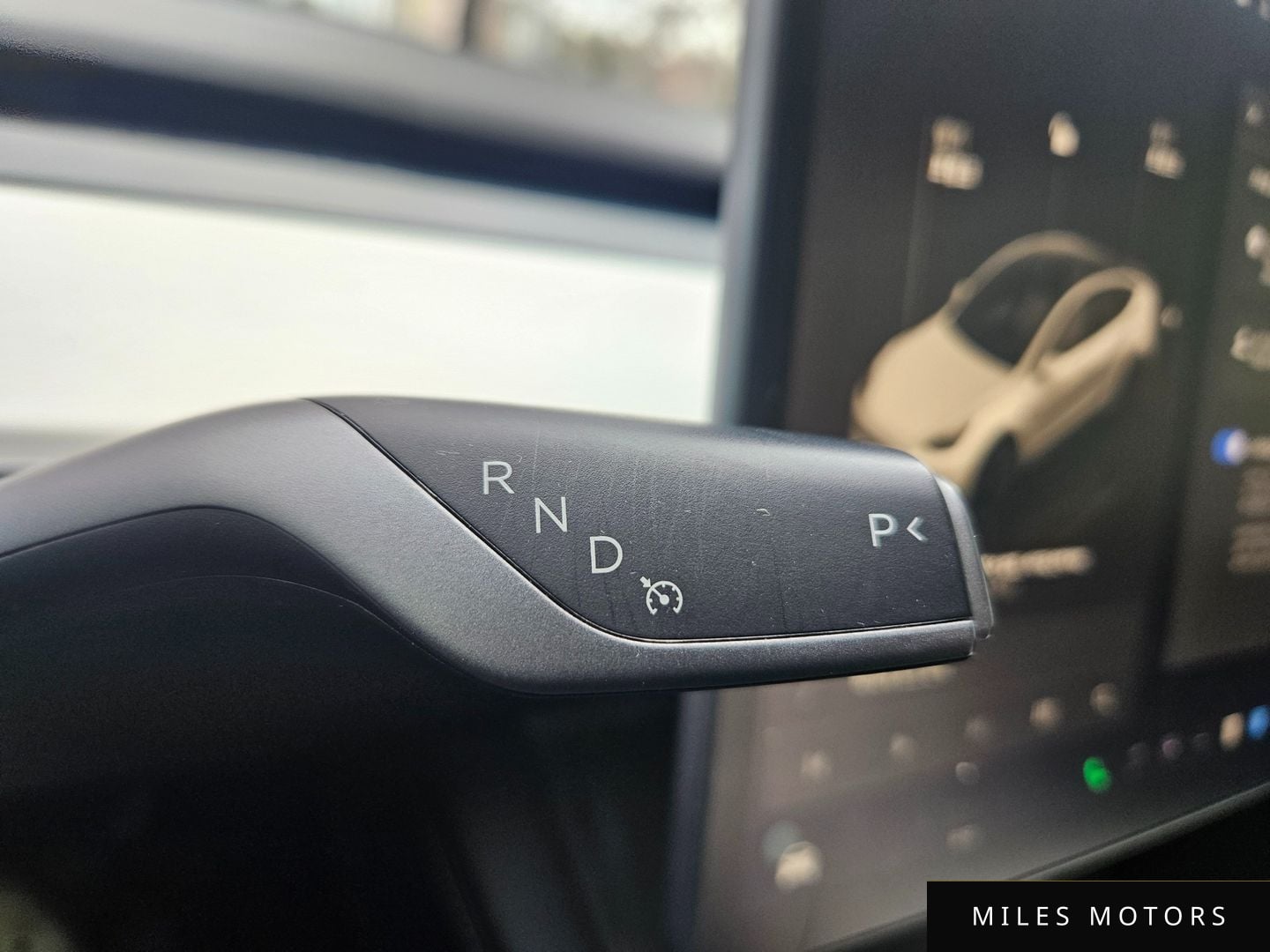 Tesla Model Y 2022 — миниатюра 9