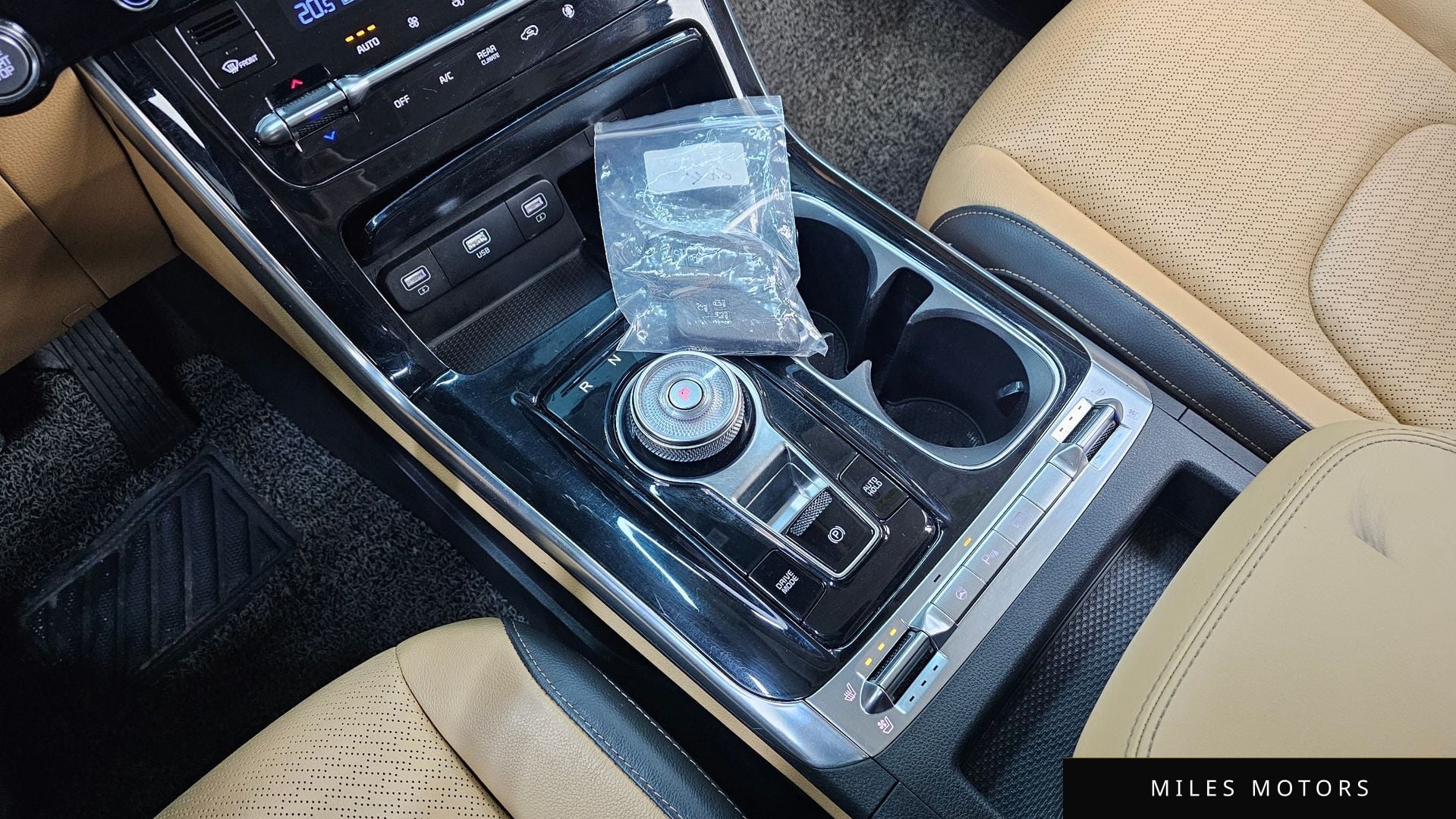 Kia Carnival 2023 — миниатюра 12