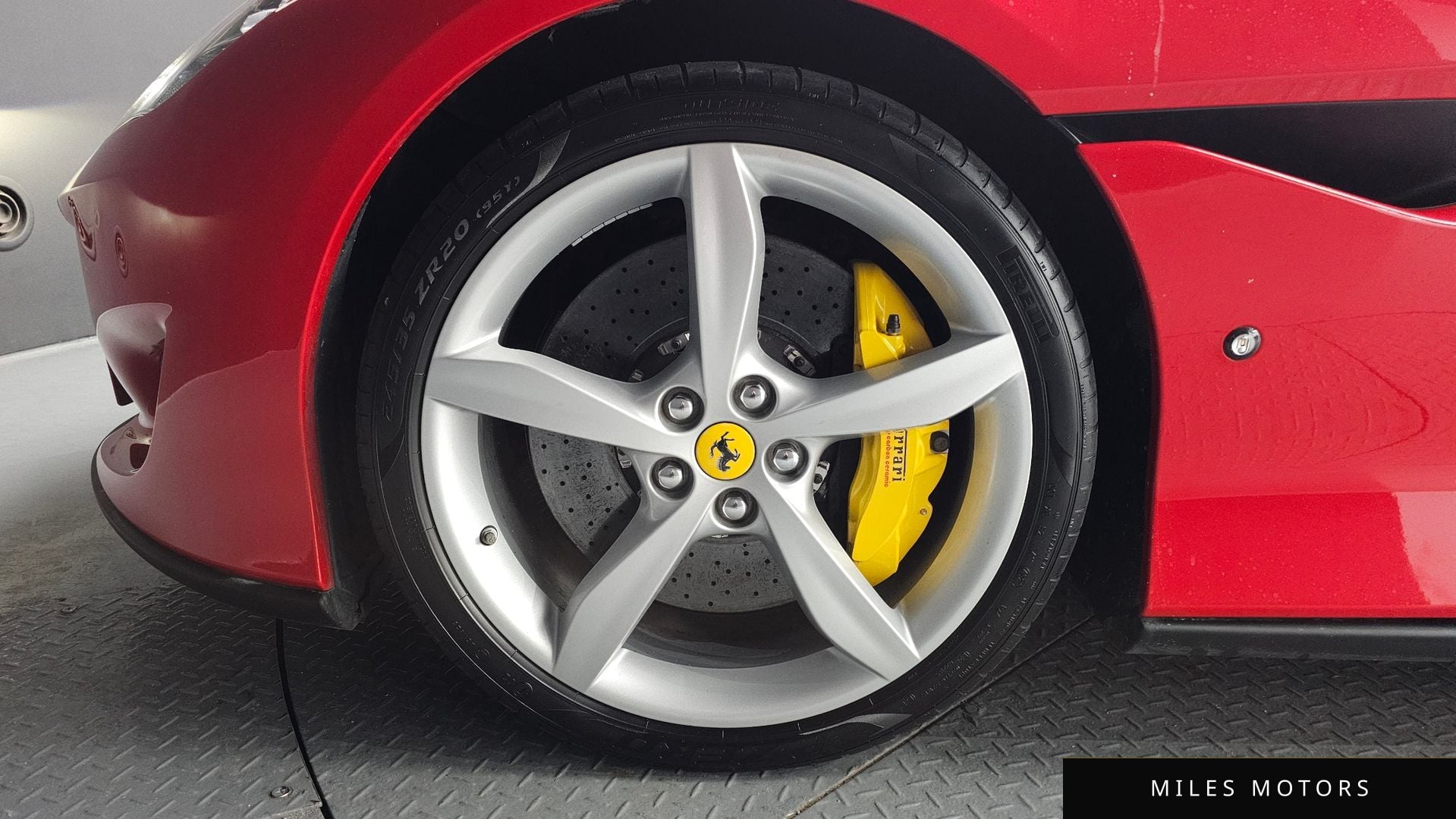 Ferrari 포르토피노 2019 — миниатюра 5