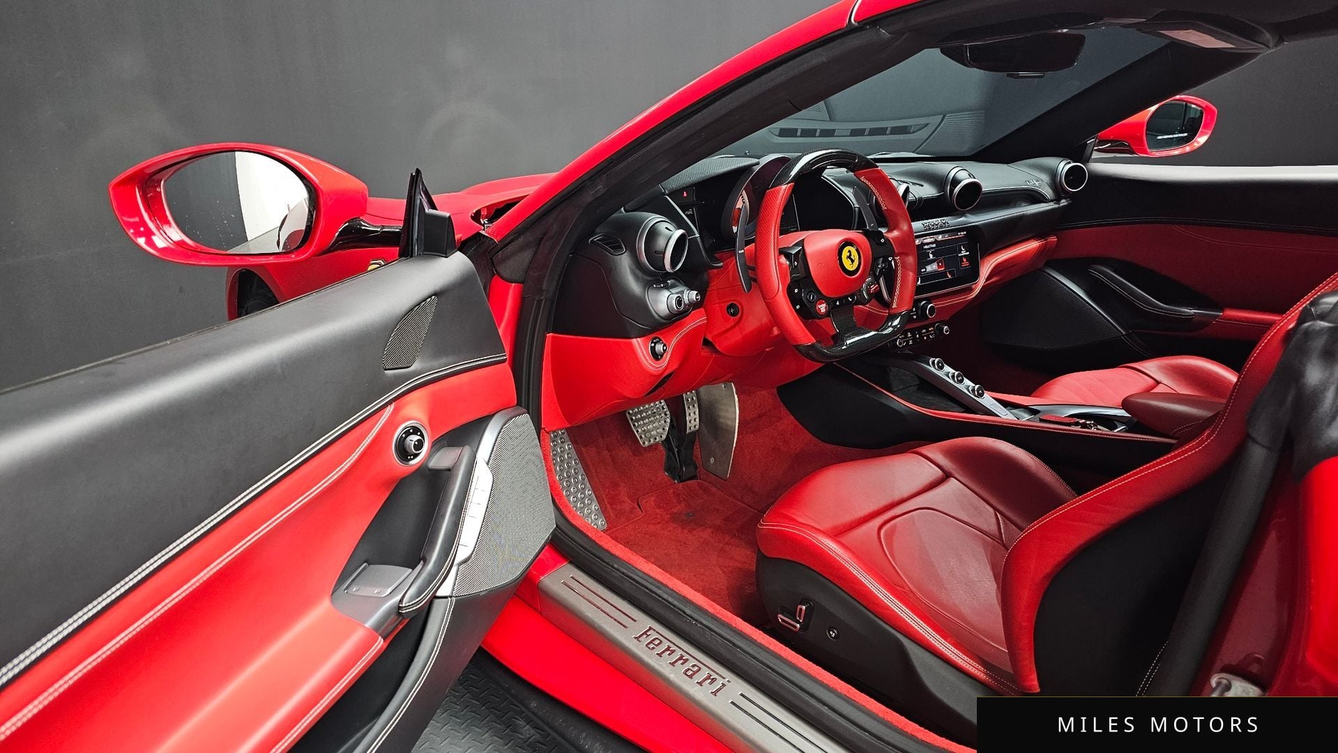 Ferrari 포르토피노 2019 — миниатюра 13