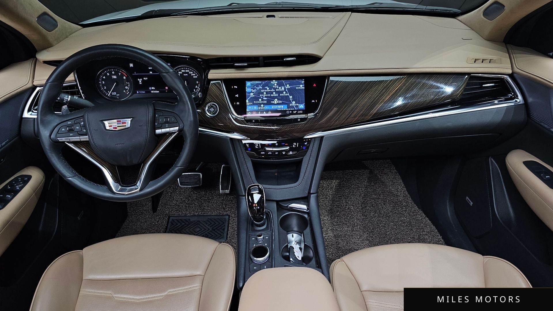 Cadillac XT6 2023 — миниатюра 10
