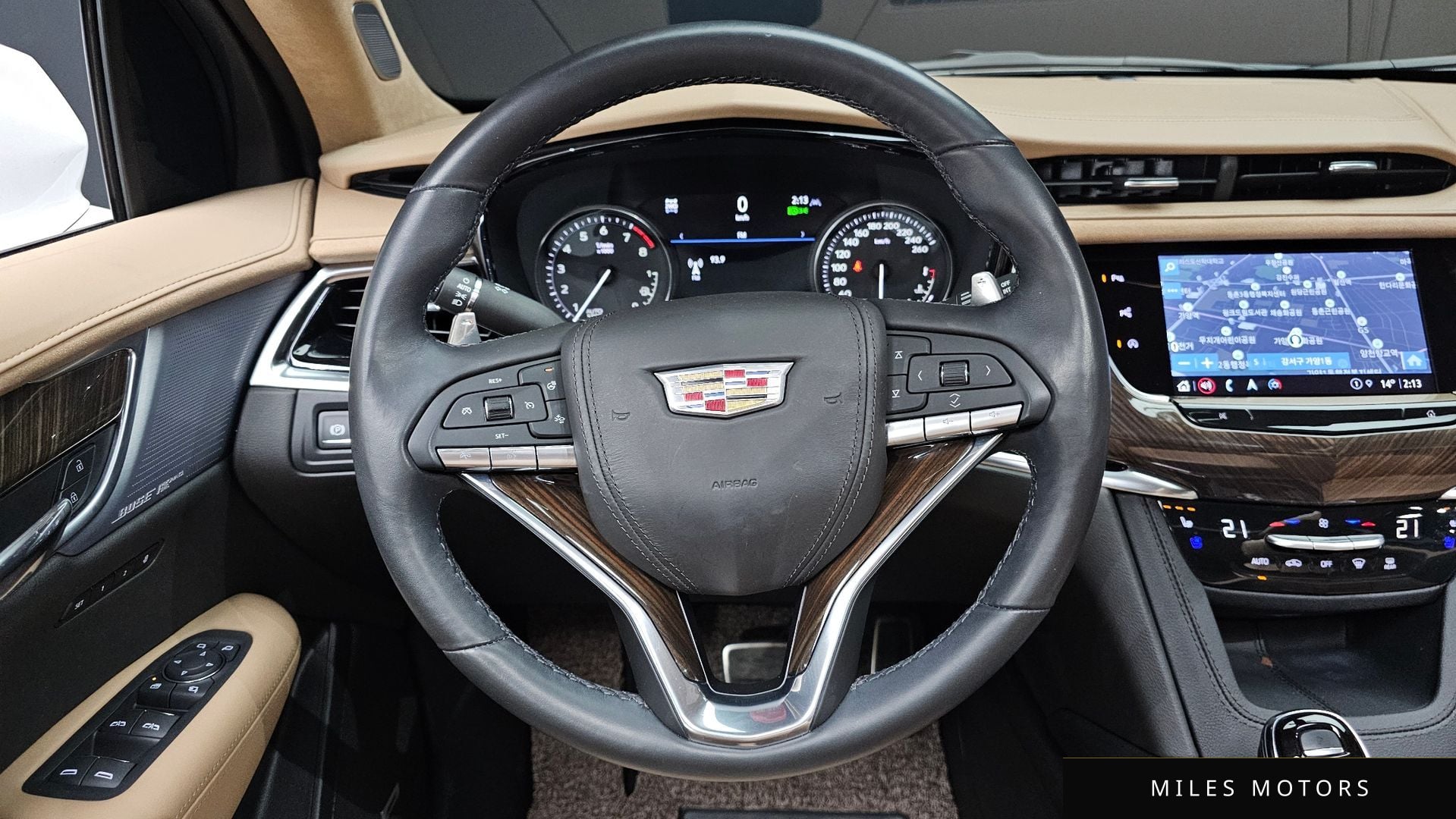 Cadillac XT6 2023 — миниатюра 19