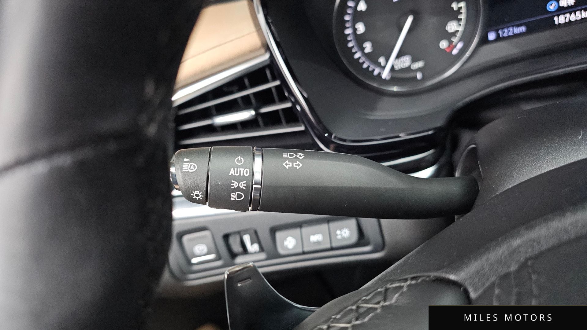 Cadillac XT6 2023 — миниатюра 29