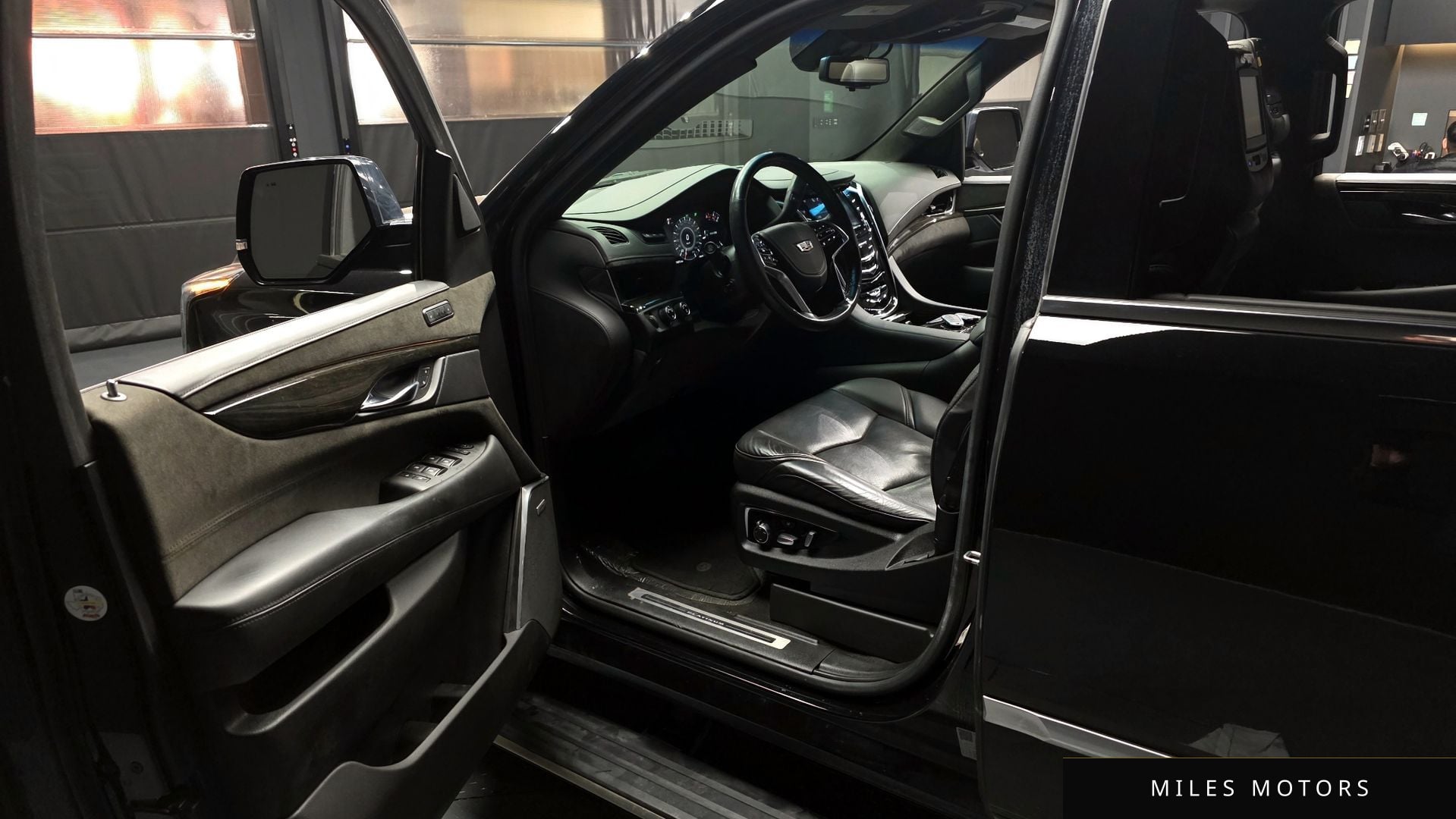 Cadillac Escalade 2019 — миниатюра 10