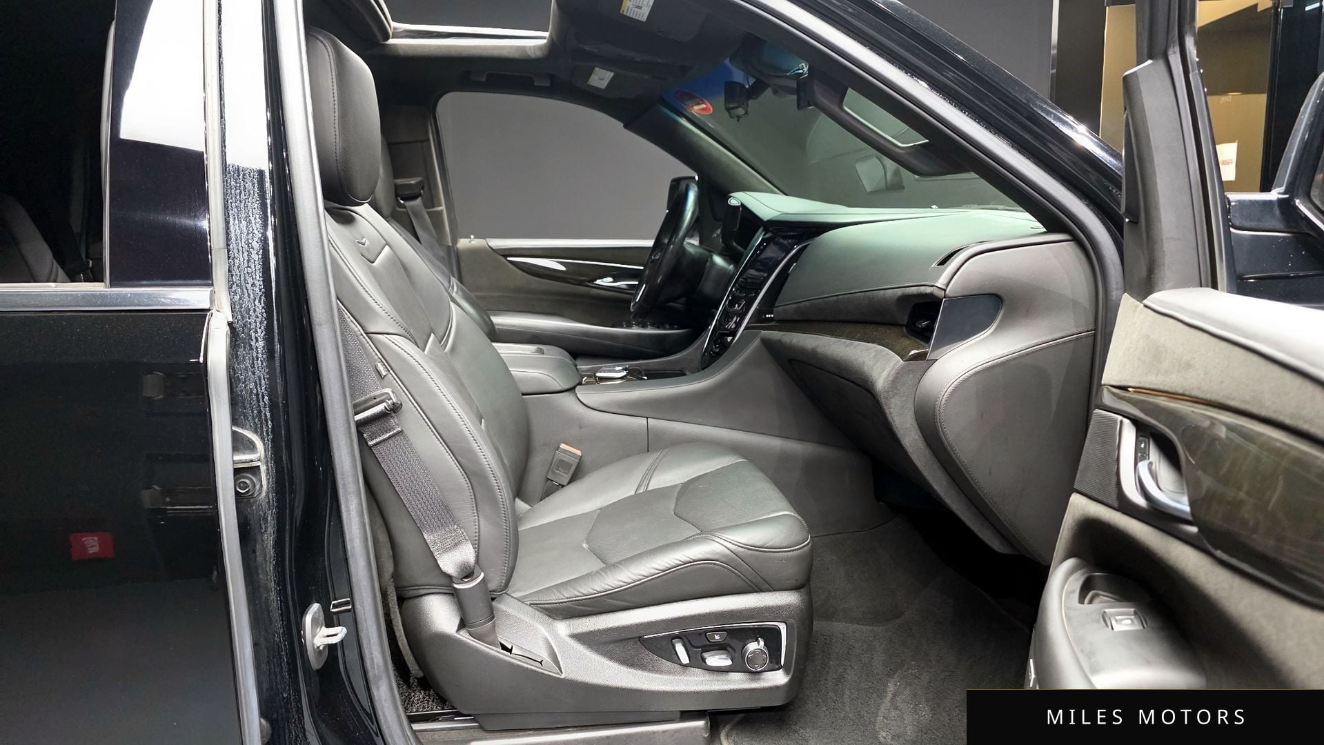 Cadillac Escalade 2019 — миниатюра 12