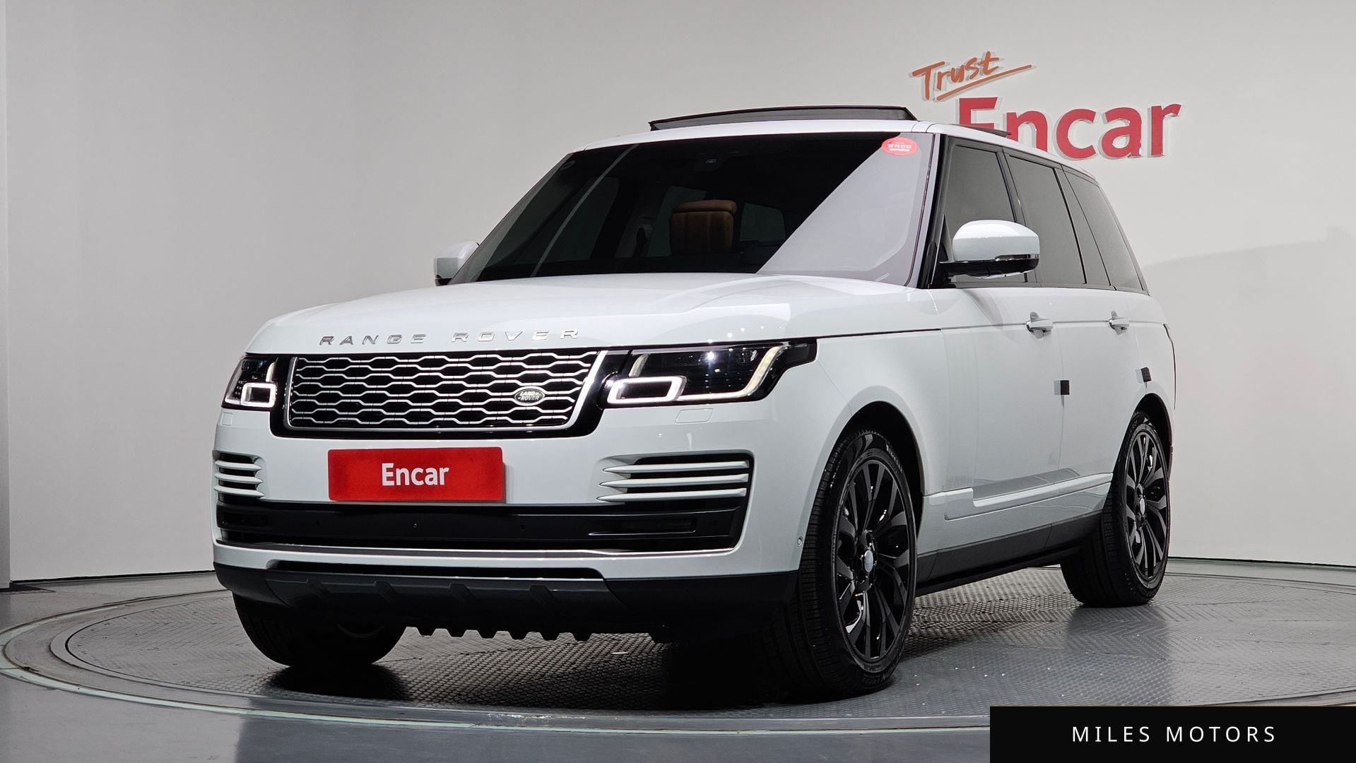 Land Rover Range Rover 2021 — фото 1 из 12