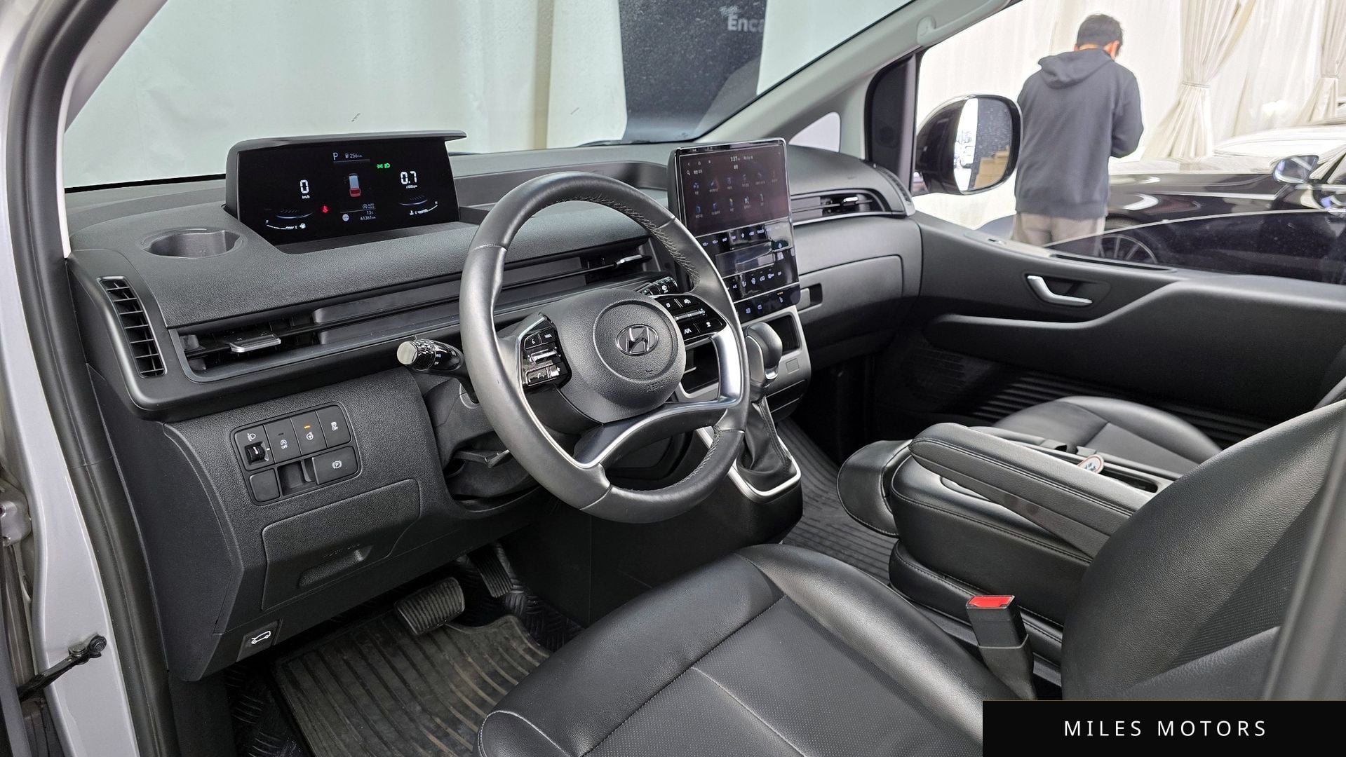 Hyundai Staria 2023 — миниатюра 10