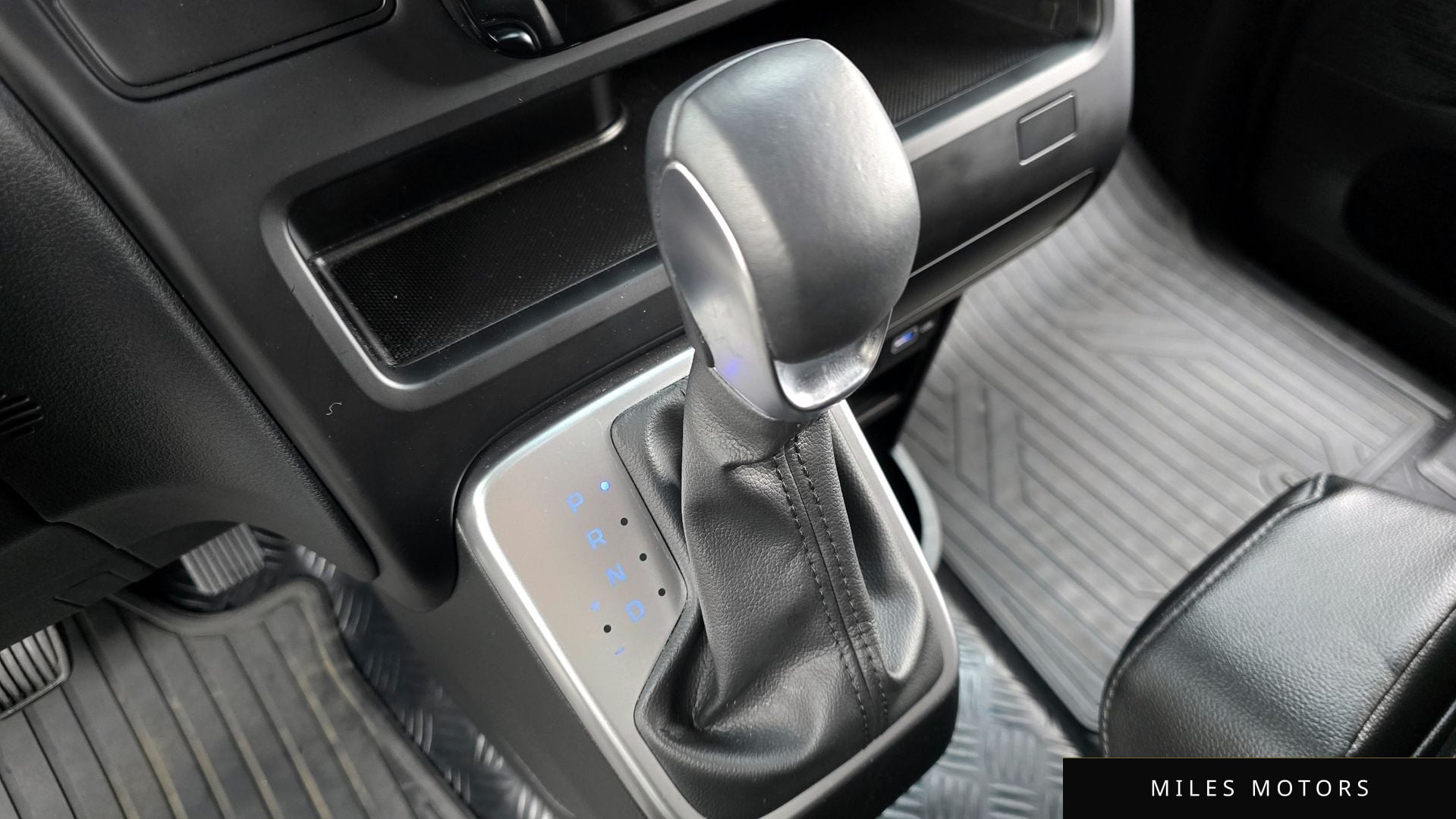 Hyundai Staria 2023 — миниатюра 12