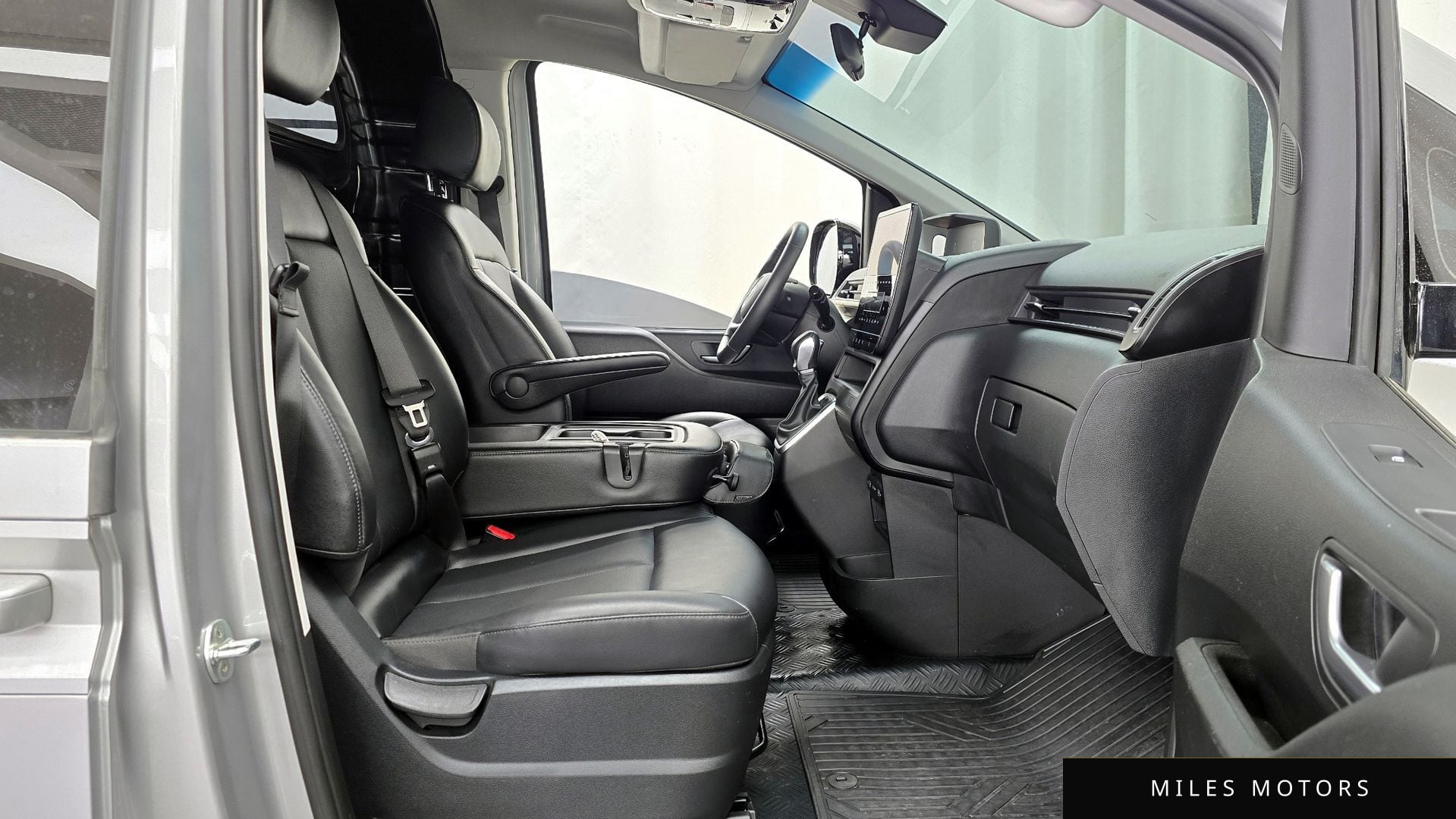 Hyundai Staria 2023 — миниатюра 17