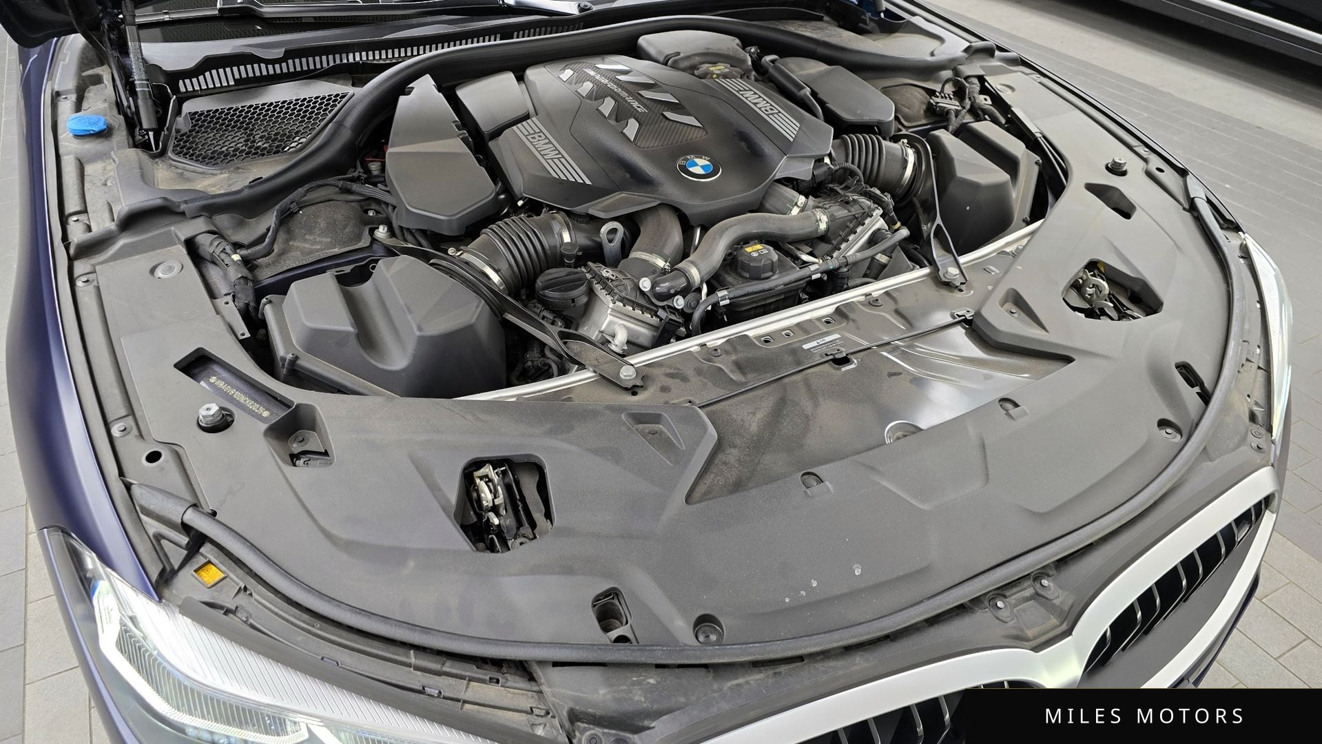 BMW 8 Series (G15) 2022 — миниатюра 6