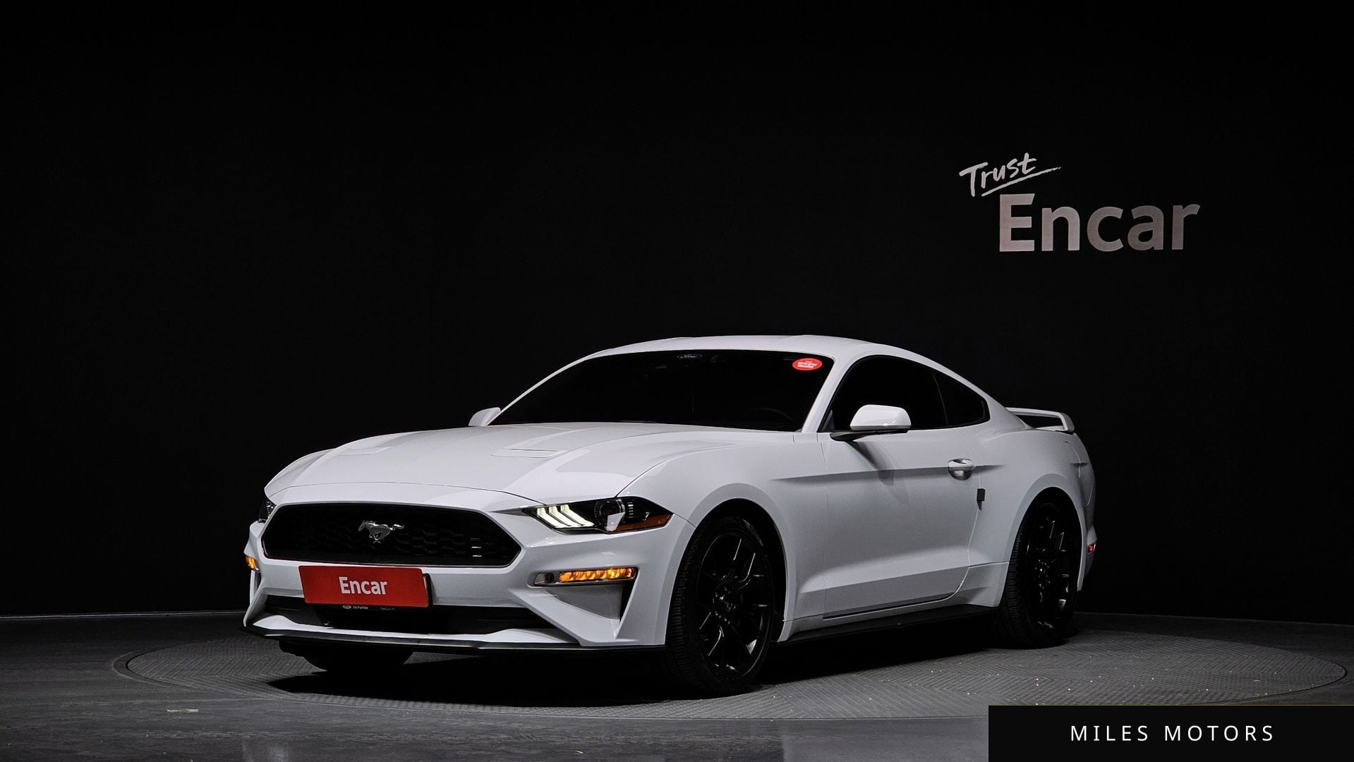 Ford Mustang 2021 — фото 1 из 12