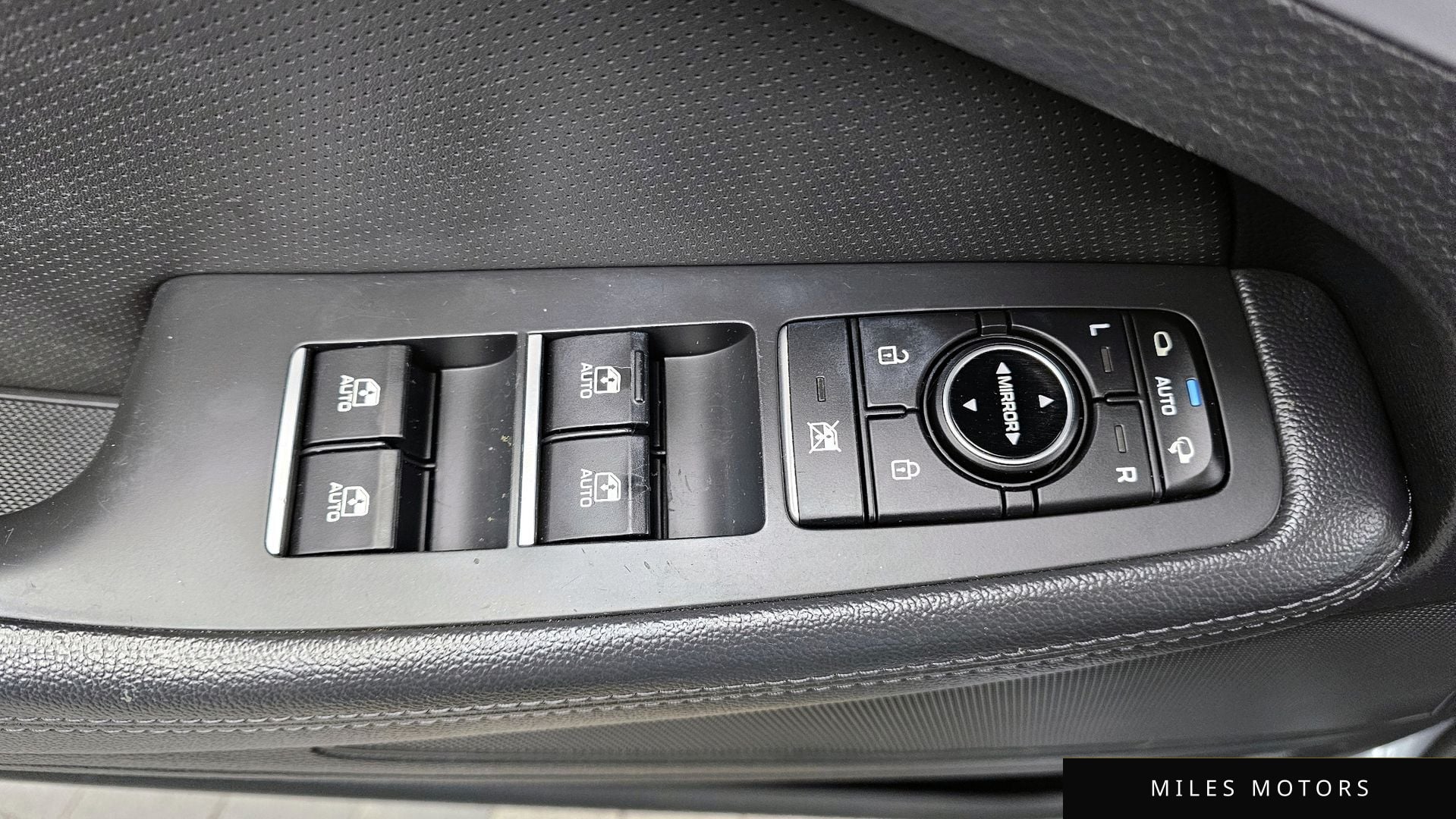 Hyundai 제네시스 DH 2014 — миниатюра 27