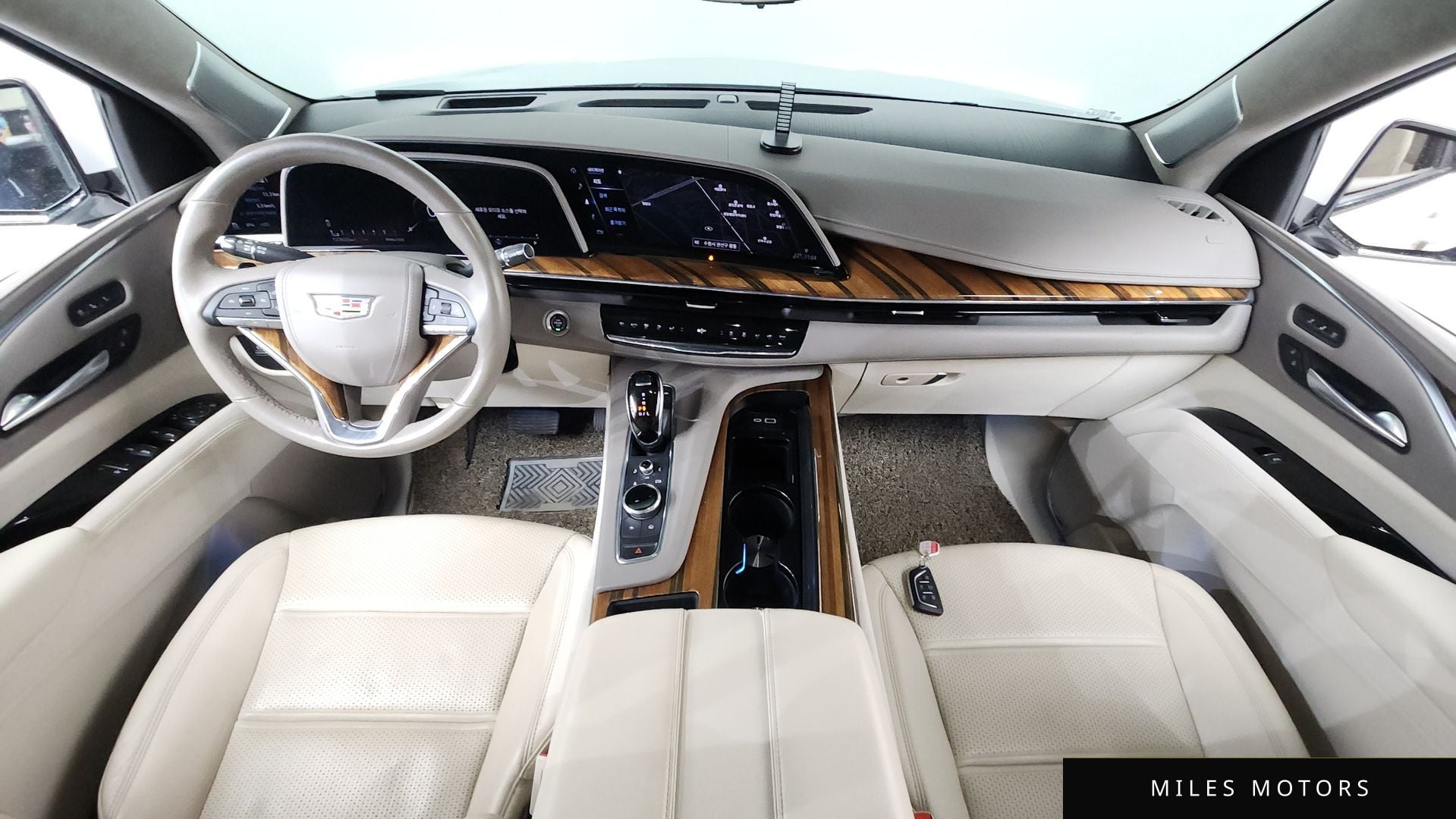 Cadillac Escalade 2022 — миниатюра 9