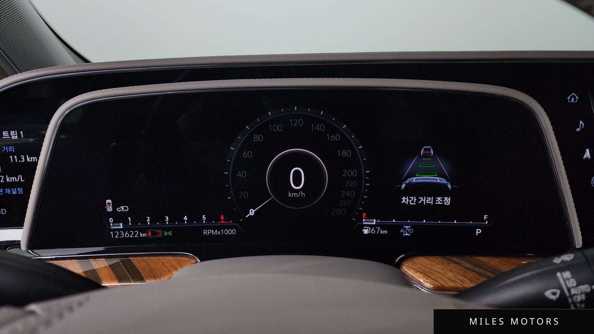 Cadillac Escalade 2022 — миниатюра 10