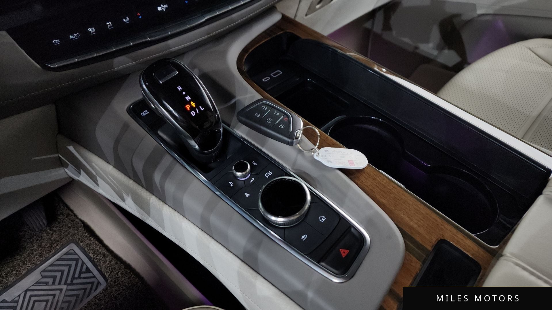 Cadillac Escalade 2022 — миниатюра 11