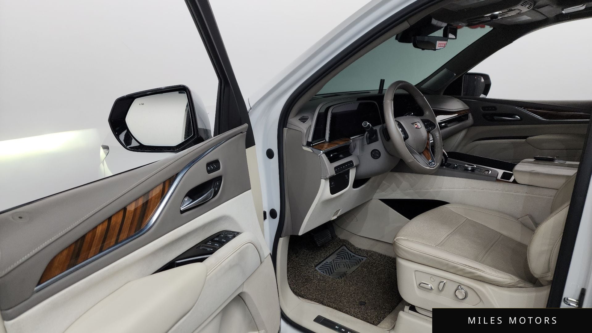 Cadillac Escalade 2022 — миниатюра 12