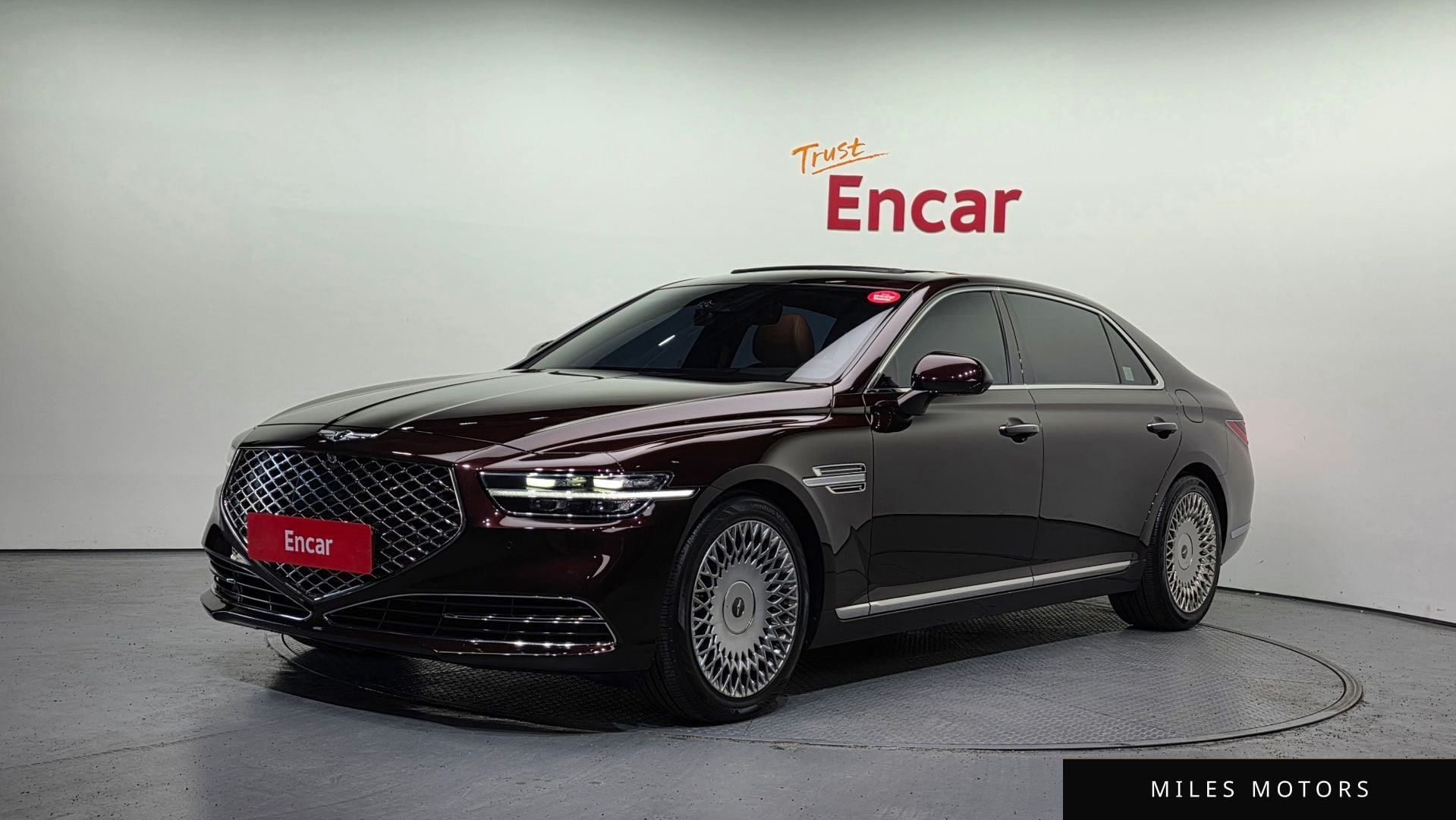 Genesis G90 2019 — фото 1 из 12