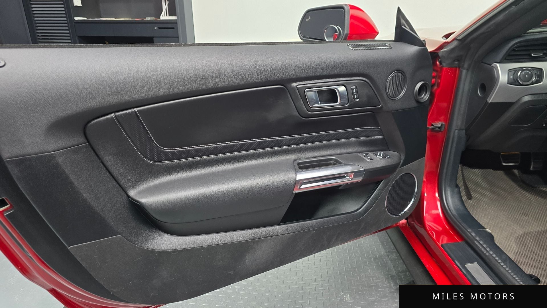 Ford 머스탱 2023 — миниатюра 13