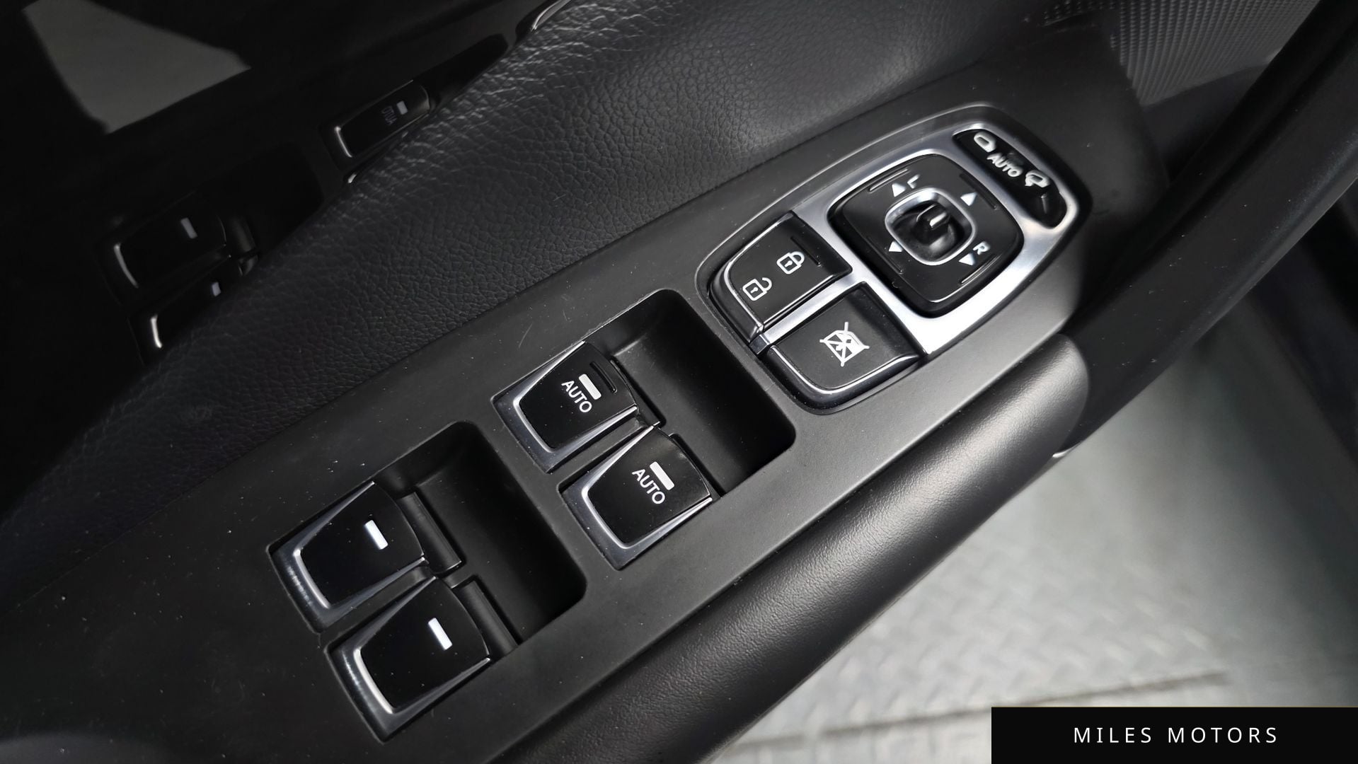 Hyundai Grandeur 2015 — миниатюра 25
