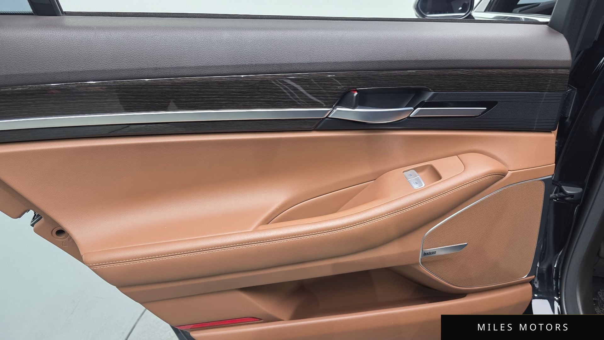 Genesis G90 2021 — миниатюра 14