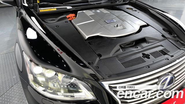 Лексус LS600hL 2017 — миниатюра 6