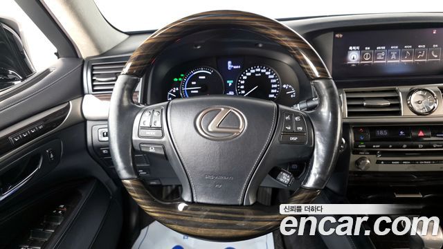 Лексус LS600hL 2017 — миниатюра 14