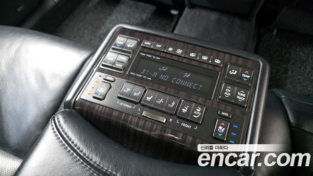 Лексус LS600hL 2017 — миниатюра 18