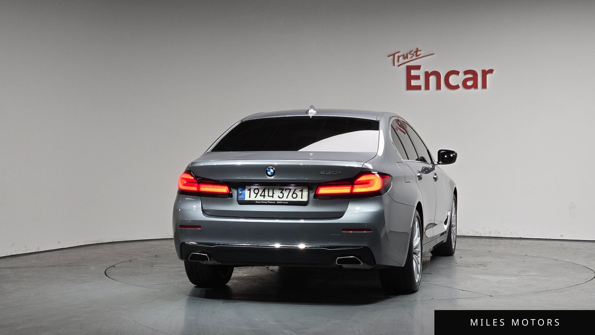 BMW 5 Series (G30) 2023 — миниатюра 3