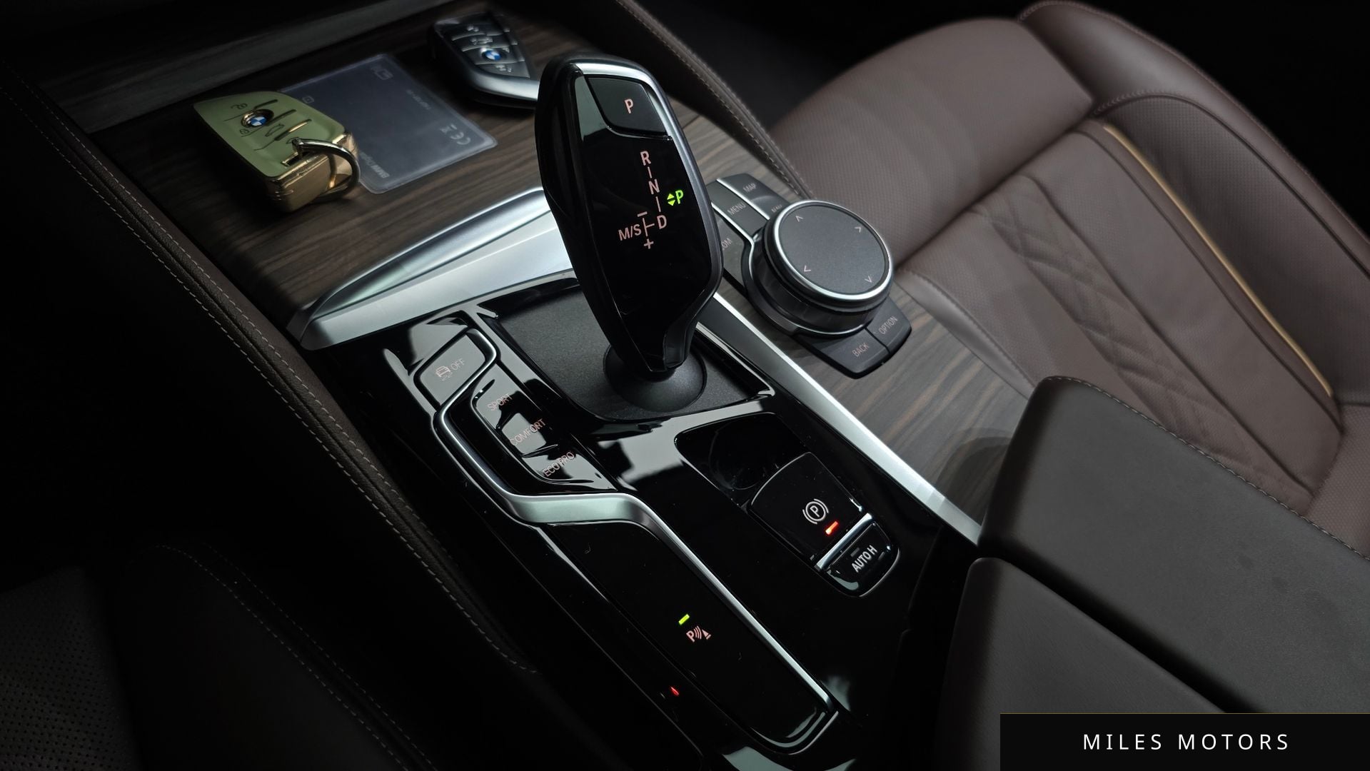 BMW 5 Series (G30) 2023 — миниатюра 11