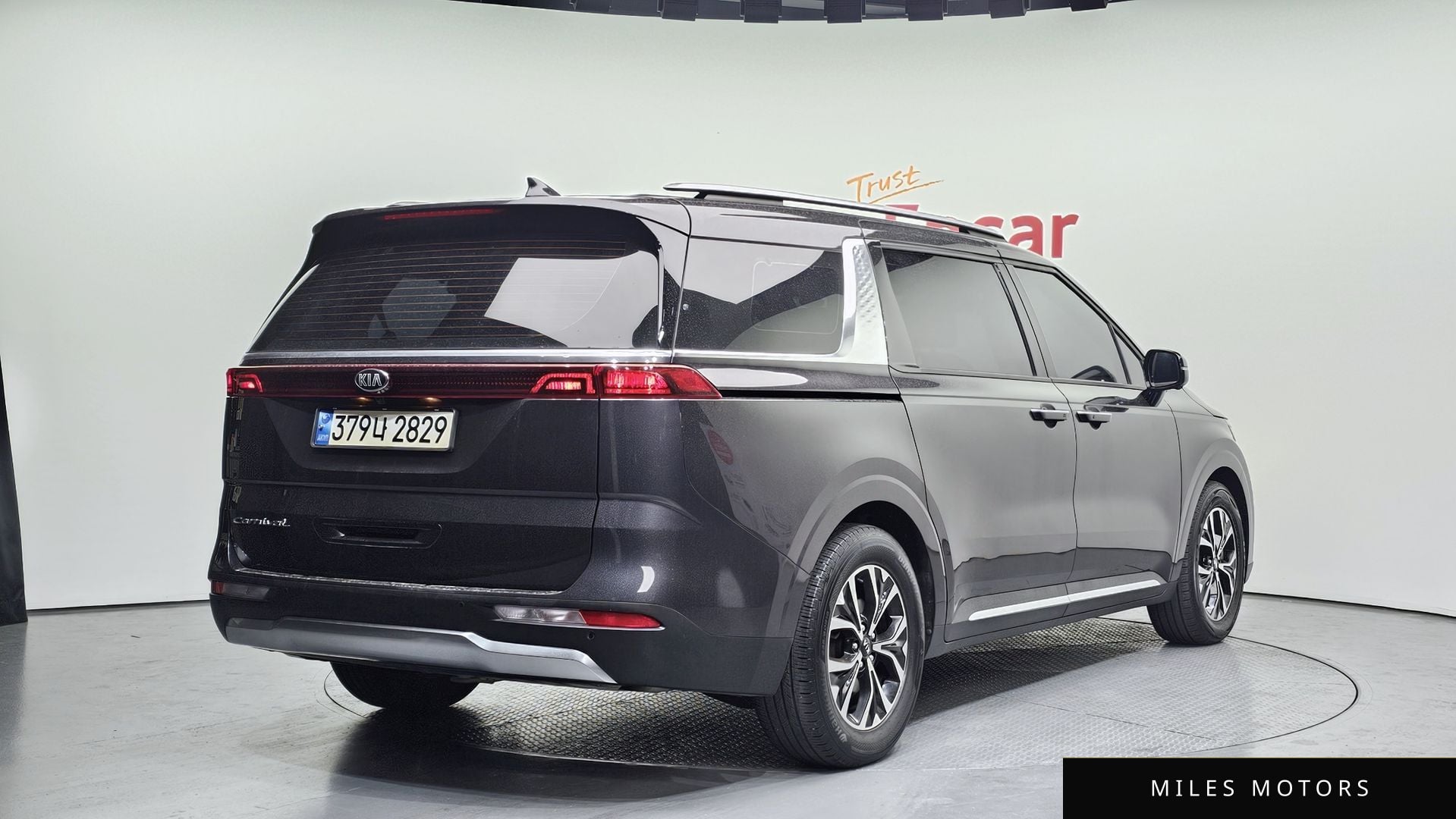 Kia Carnival 2021 — миниатюра 2