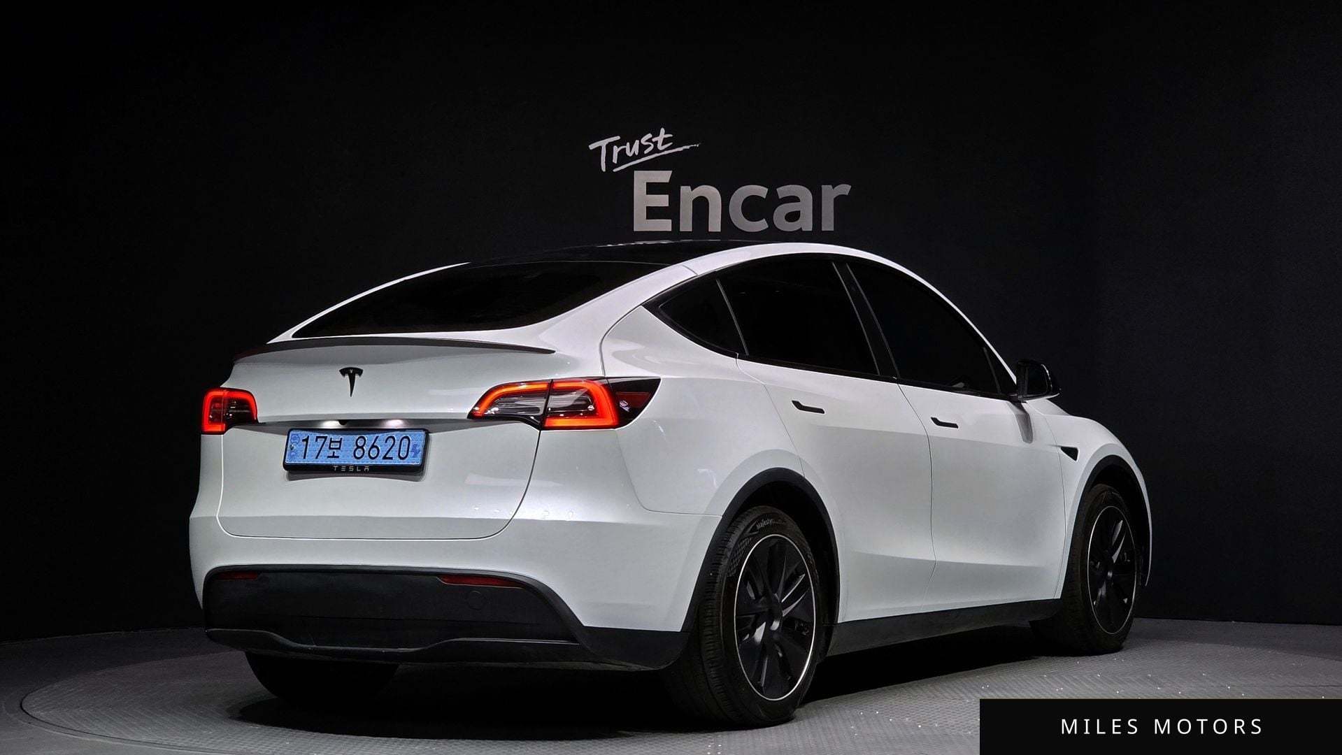 Tesla 모델 Y 2024 — миниатюра 2