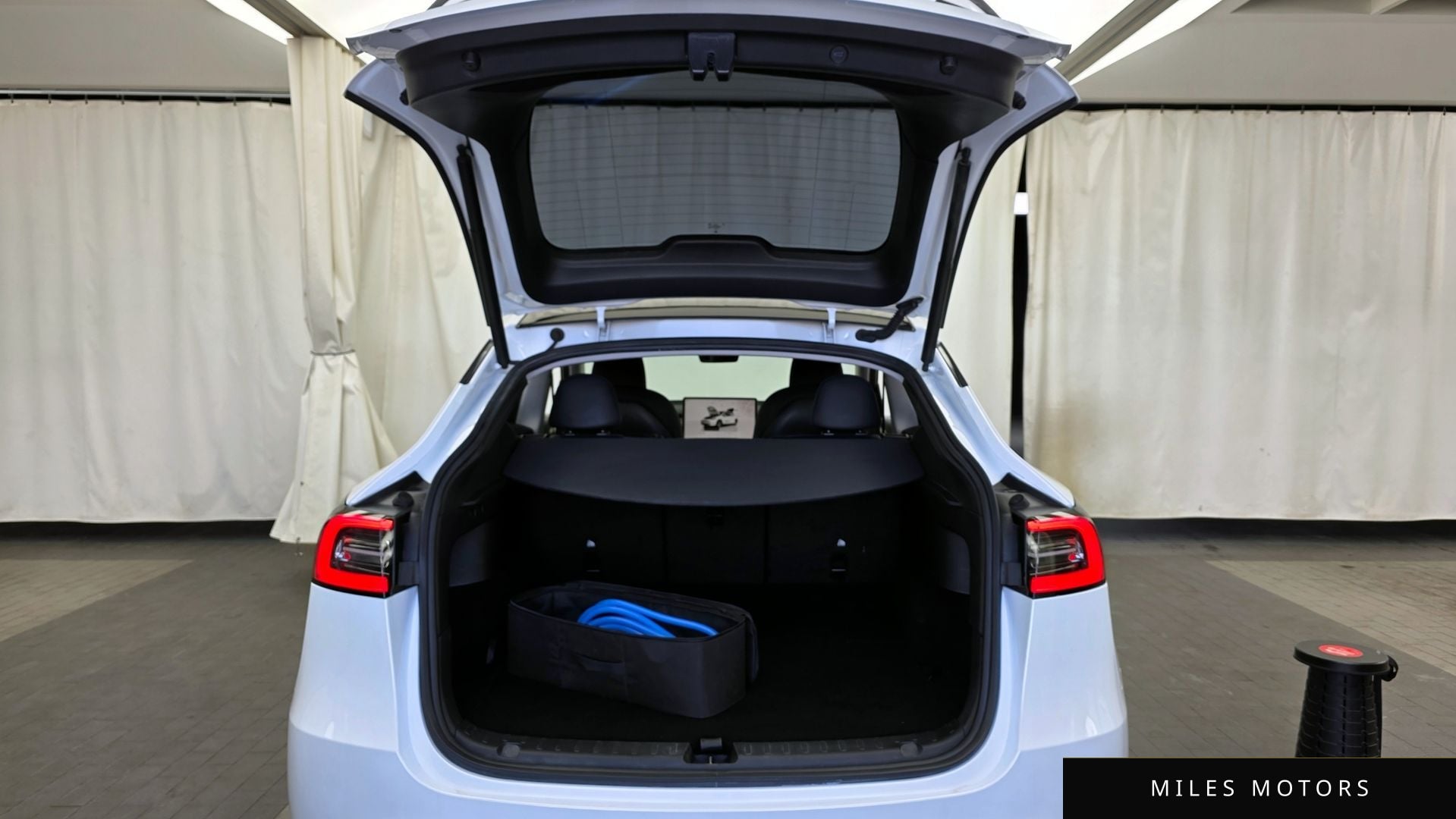 Tesla 모델 Y 2024 — миниатюра 20