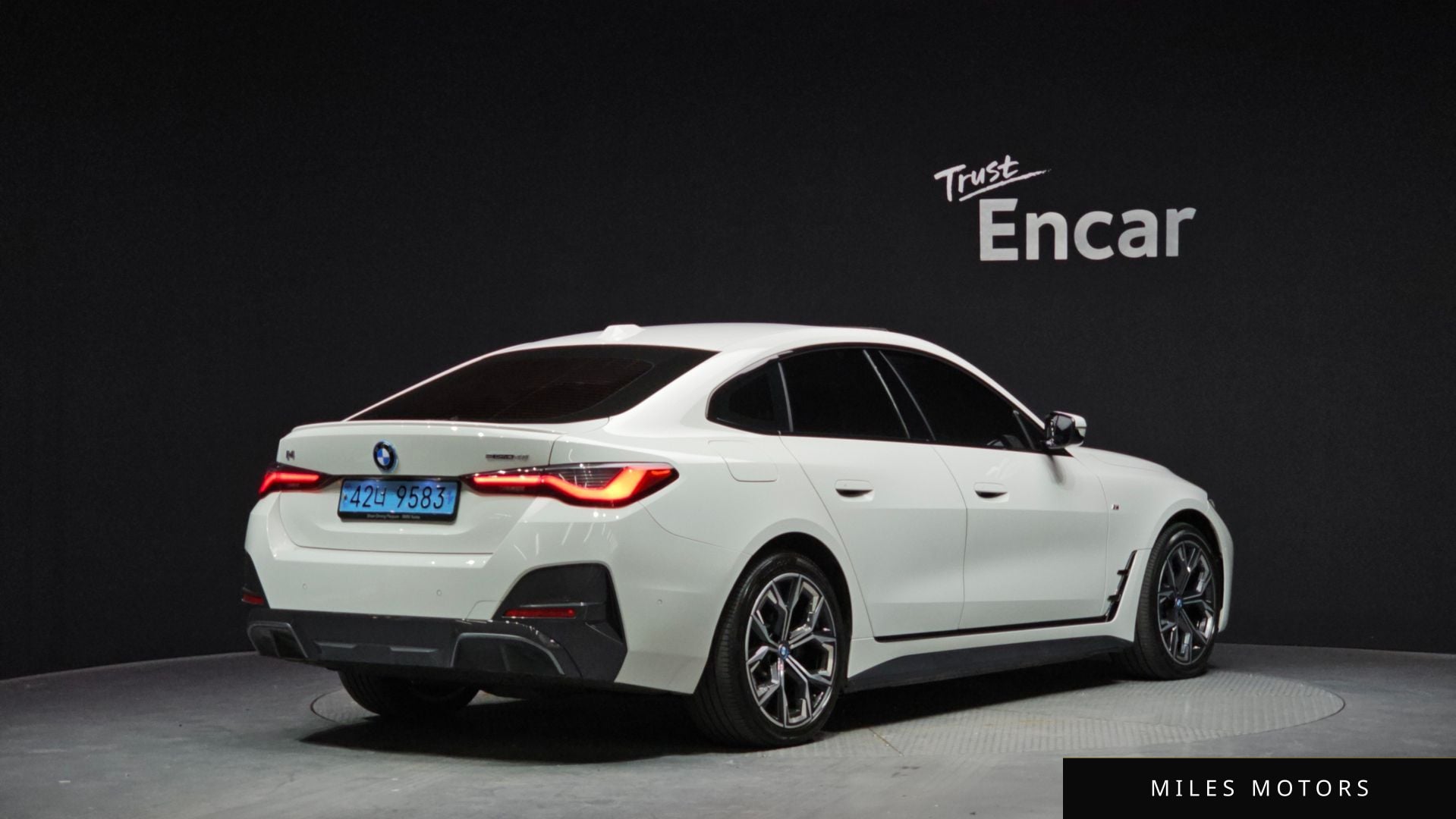 BMW i4 2023 — миниатюра 2