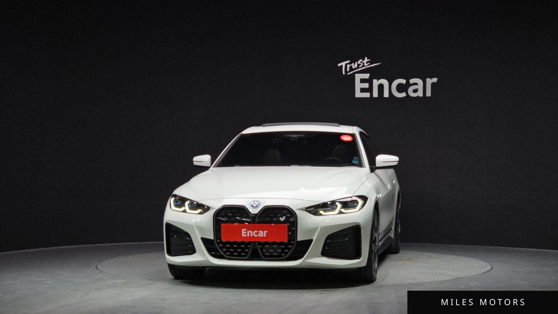 BMW i4 2023 — миниатюра 3