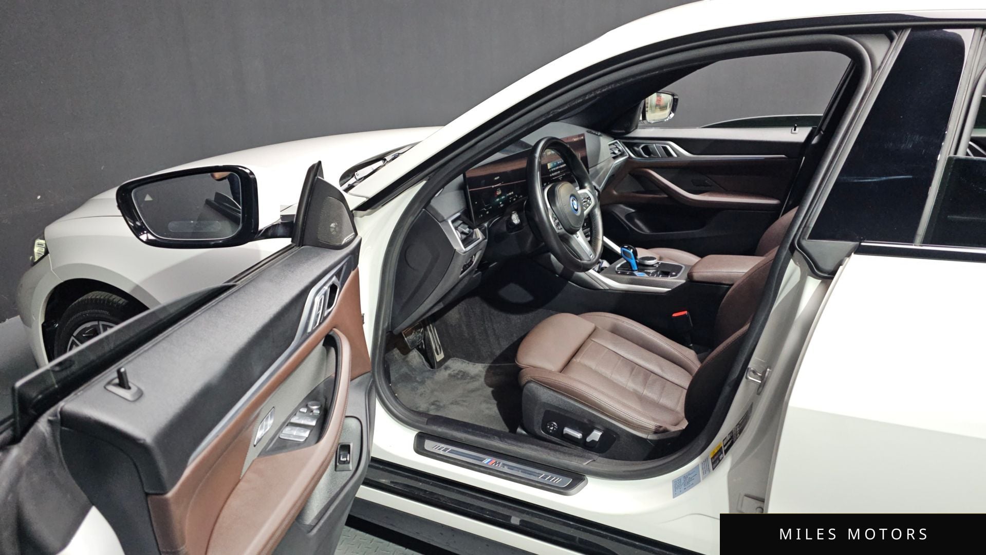 BMW i4 2023 — миниатюра 10