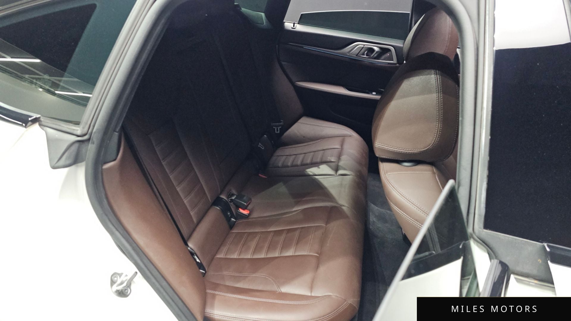 BMW i4 2023 — миниатюра 11