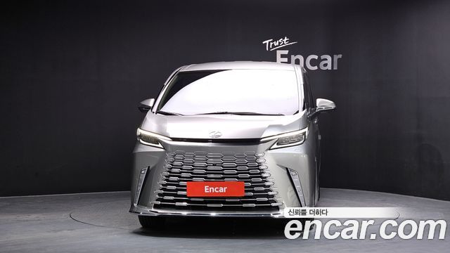 Лексус LM 2025 — миниатюра 3