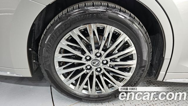 Лексус LM 2025 — миниатюра 5