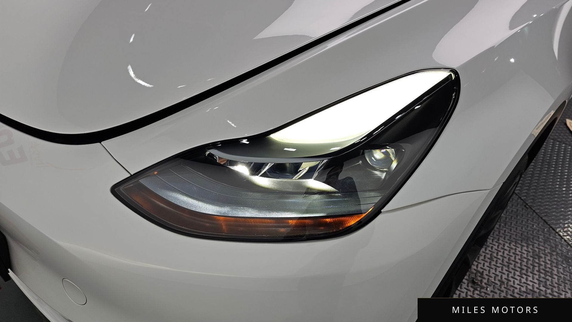 Tesla 모델 Y 2024 — миниатюра 8