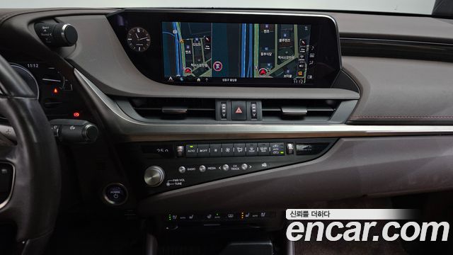 Лексус ES300h 2021 — миниатюра 21