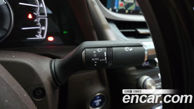 Лексус ES300h 2021 — миниатюра 30