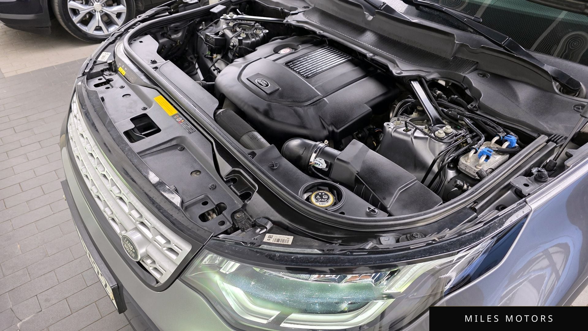 Land Rover Discovery 2018 — миниатюра 6