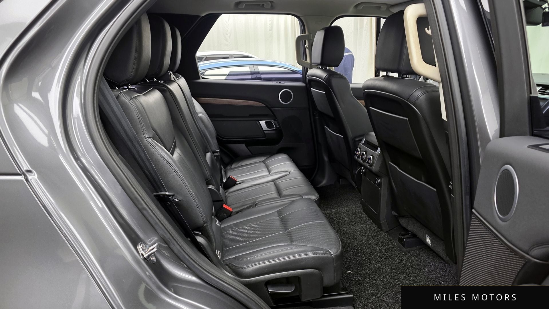 Land Rover Discovery 2018 — миниатюра 12