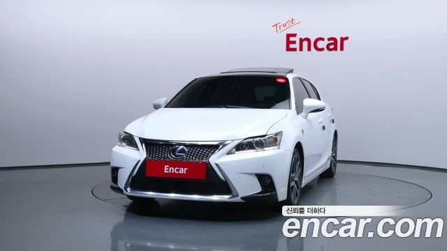 Лексус CT200h 2017 — миниатюра 3