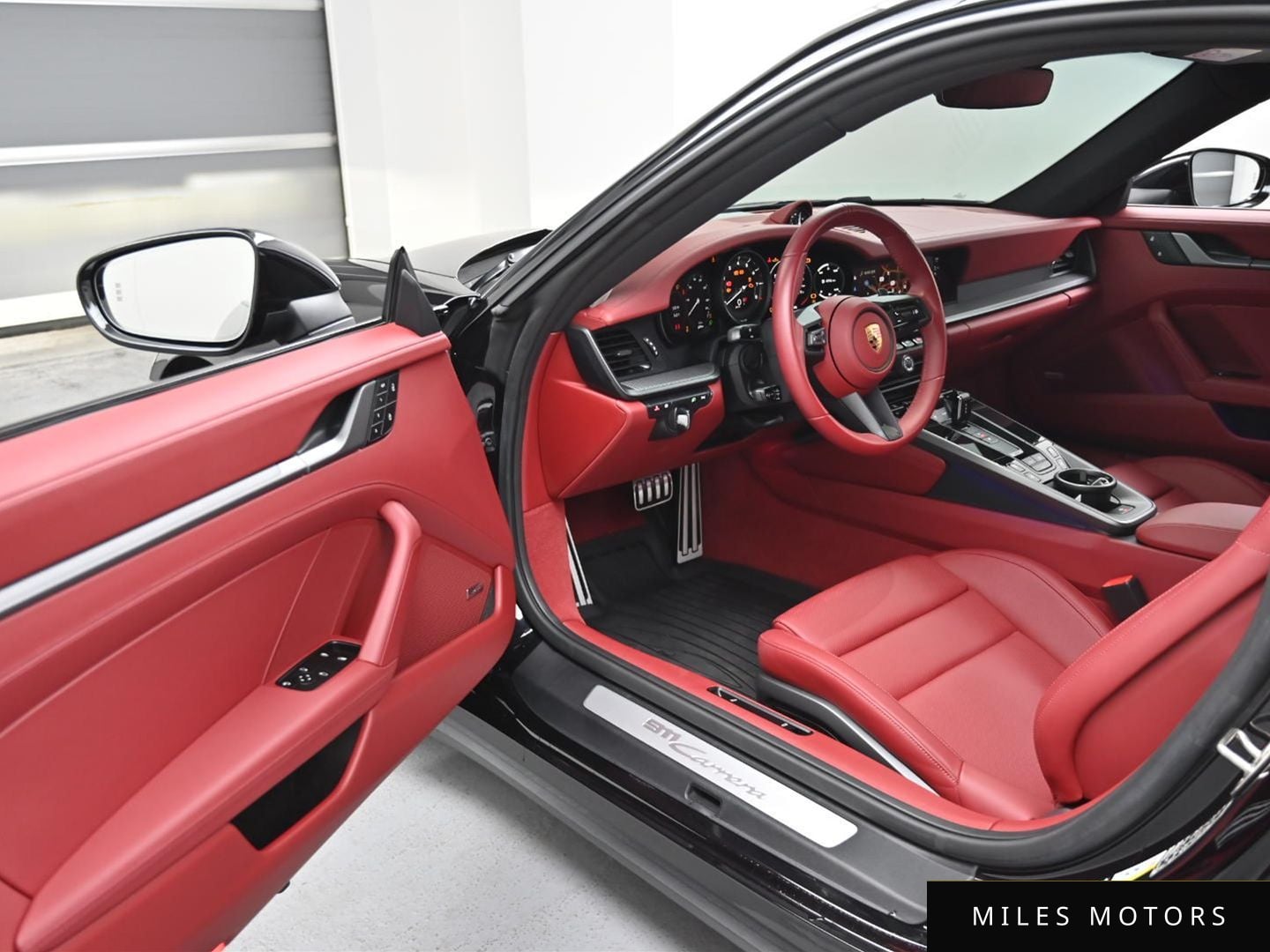 Porsche 911 (992) 2024 — миниатюра 11