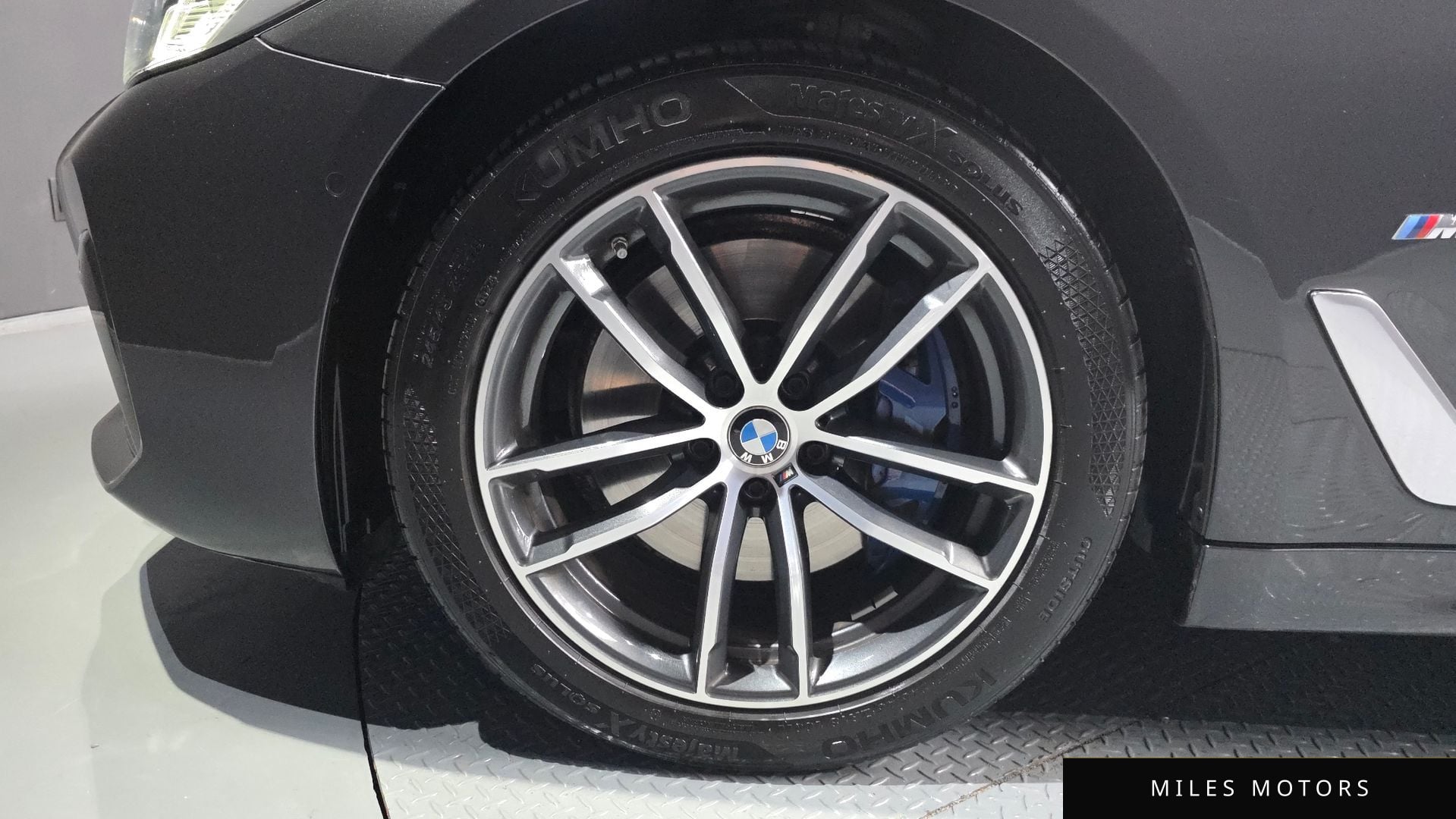 BMW 5 Series (G30) 2021 — миниатюра 4