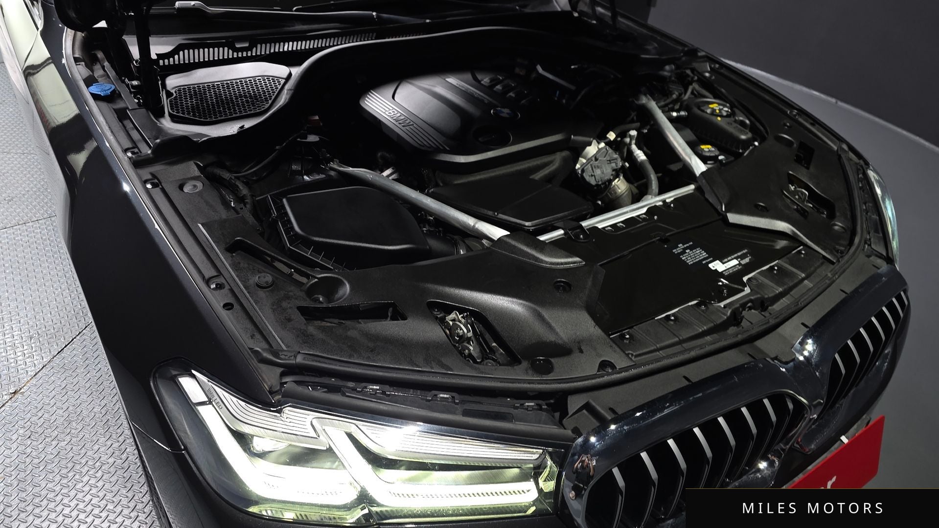 BMW 5 Series (G30) 2021 — миниатюра 5